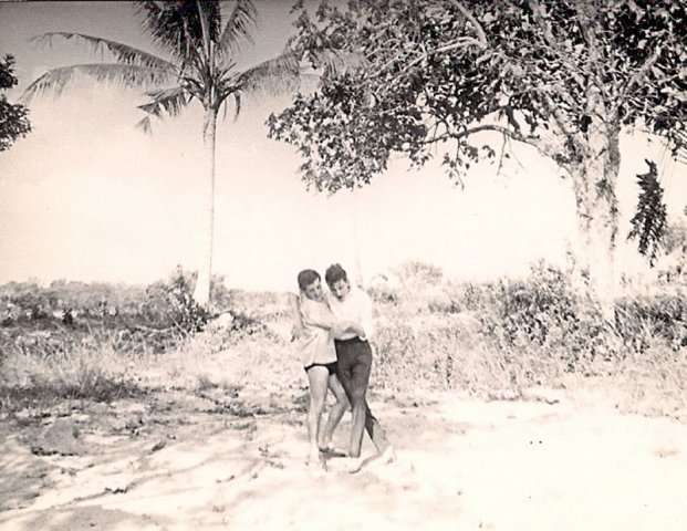 AQ028_HH