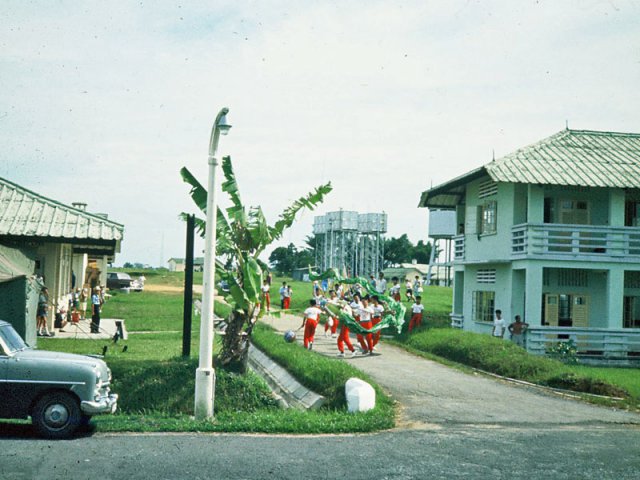 AQ034_JR